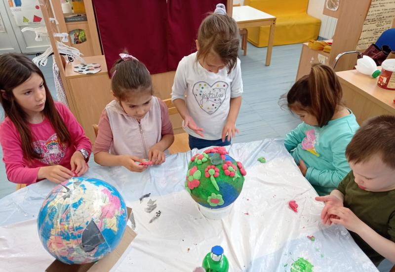Kreativni mališani iz Dječjeg vrtića Čapljina - Kako djeca vole zemlju
